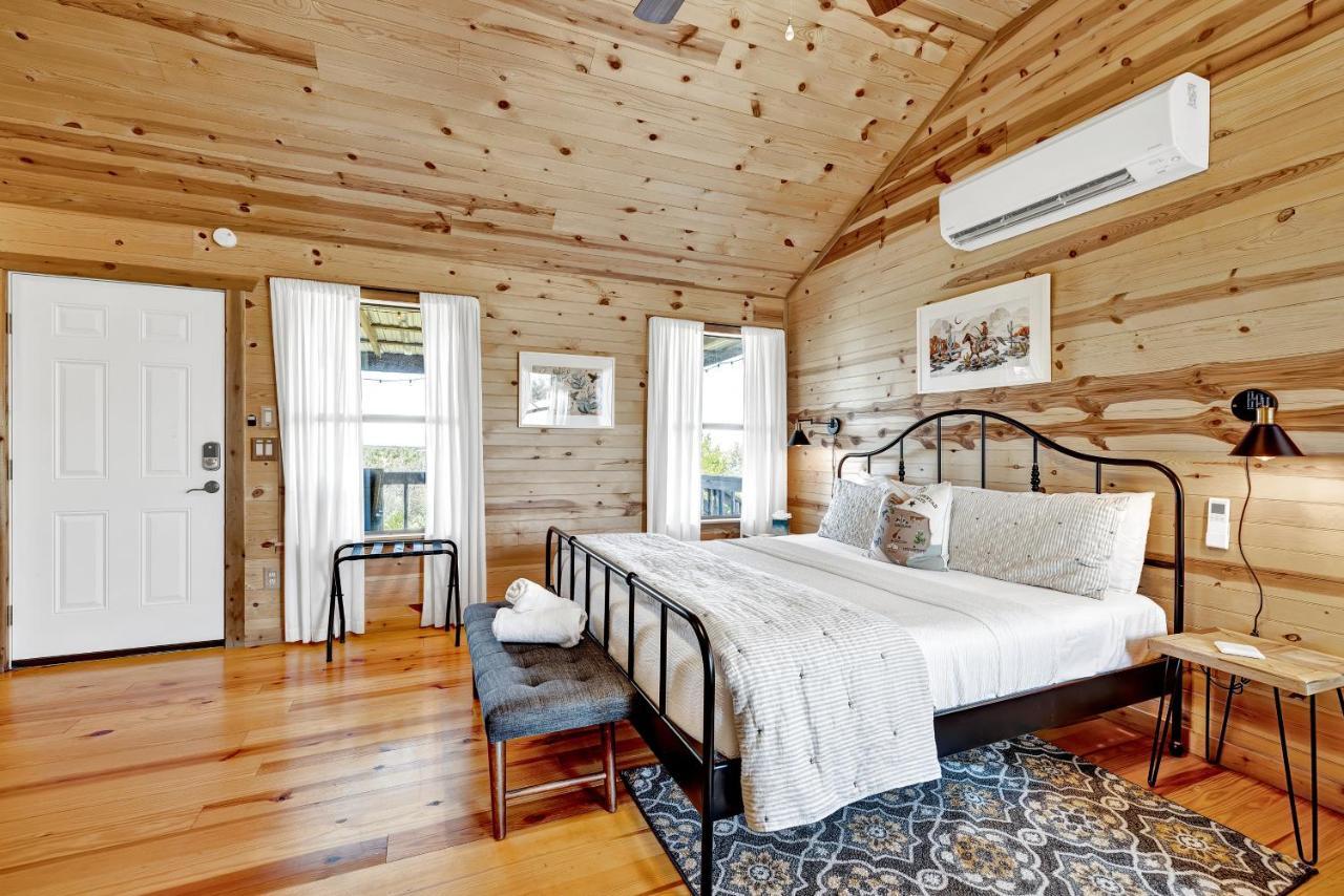 Rocky Ridge Cedar Cabin With Hot Tub & Amazing Views Crabapple Exterior photo