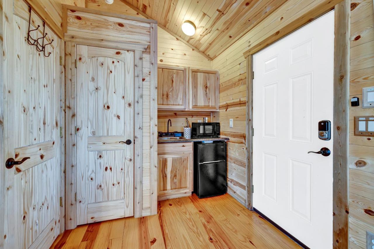 Rocky Ridge Cedar Cabin With Hot Tub & Amazing Views Crabapple Exterior photo